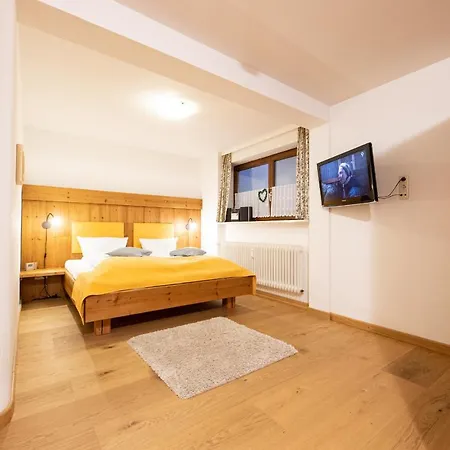 Loewenzahn Апартаменты *